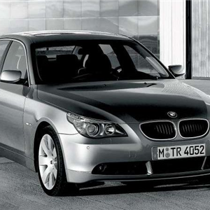 BMW-5_Series_2004.jpg