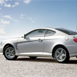 Hyundai-Coupe_2005.jpg