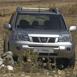 Nissan-X-Trail_2004.jpg